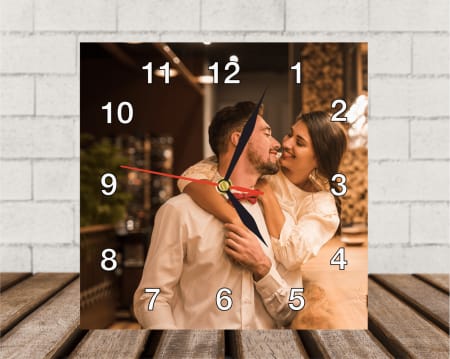 Ceas de perete patrat personalizat 1